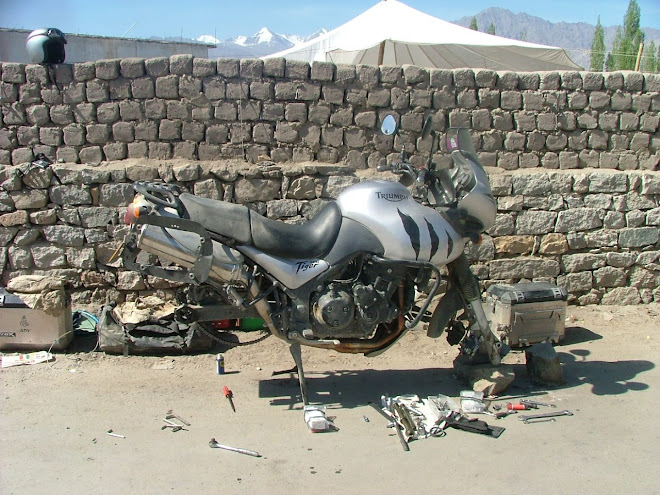 Changing tyres in Leh