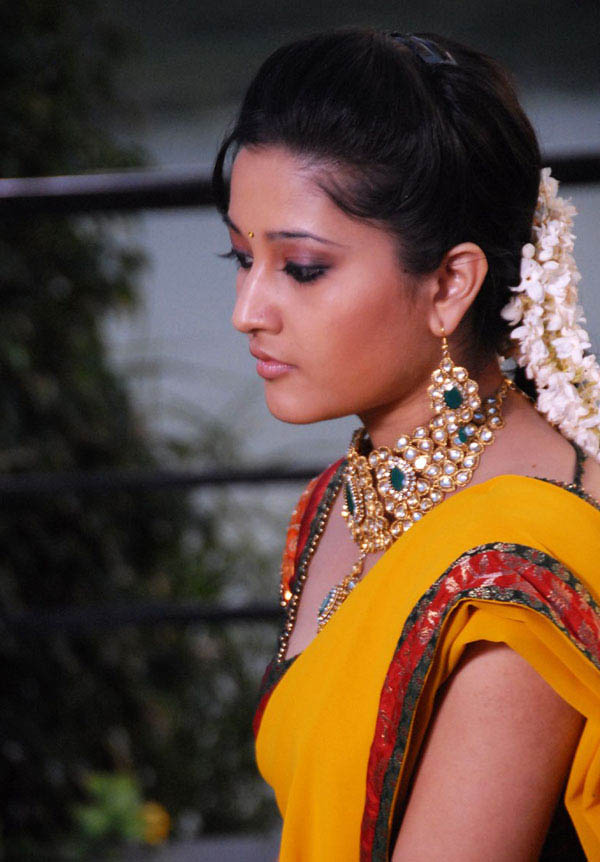 Ritu Barmecha In 'Aha Naa Pellanta' Movie Stills