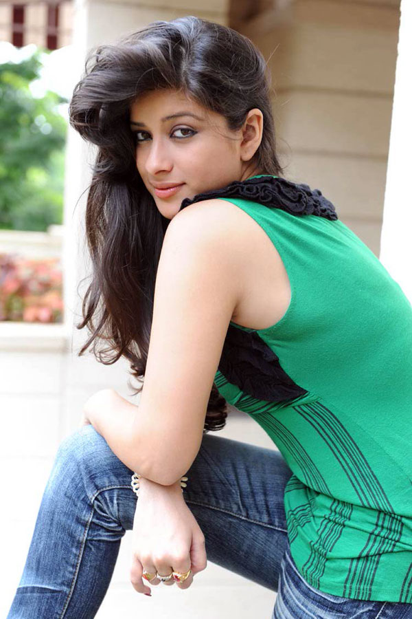 Madhurima+Hot+%26+Spicy+Photo+Shoot+in+Green++Jeans+%285%29.jpg