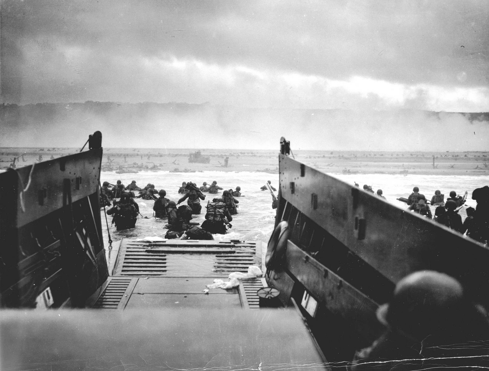 [1944_NormandyLST.jpg]