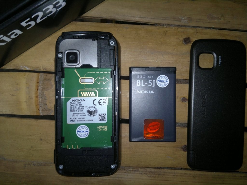 Nokia 5233 The First Impression ~ SCRATCH e-PAD!
