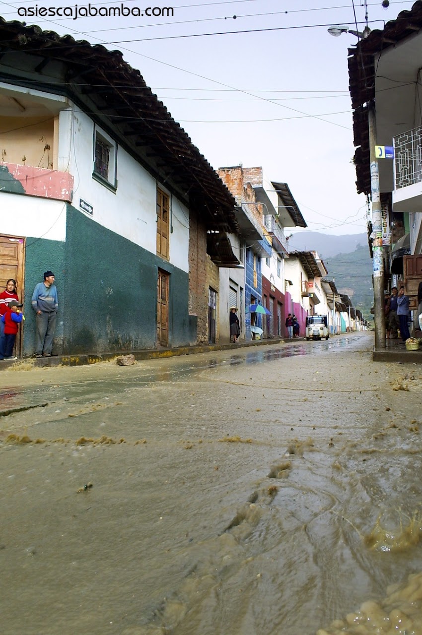 Calles mojadas de Cajabamba