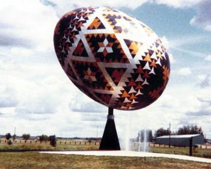 [worlds_largest_easter_egg.jpg]