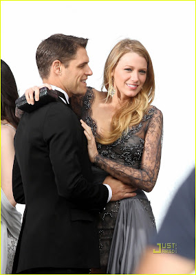 Blake Lively & Sam Page Kissing Pictures
