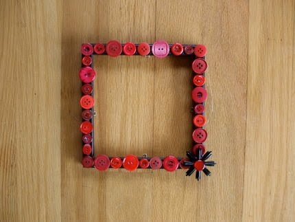 [button+picture-frame.JPG]