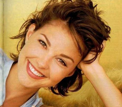 Brown Hair With Highlights: Ashley Judd Celebrity Short Pixie Haircuts