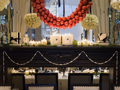 black and white wedding table settings. wedding table setting,