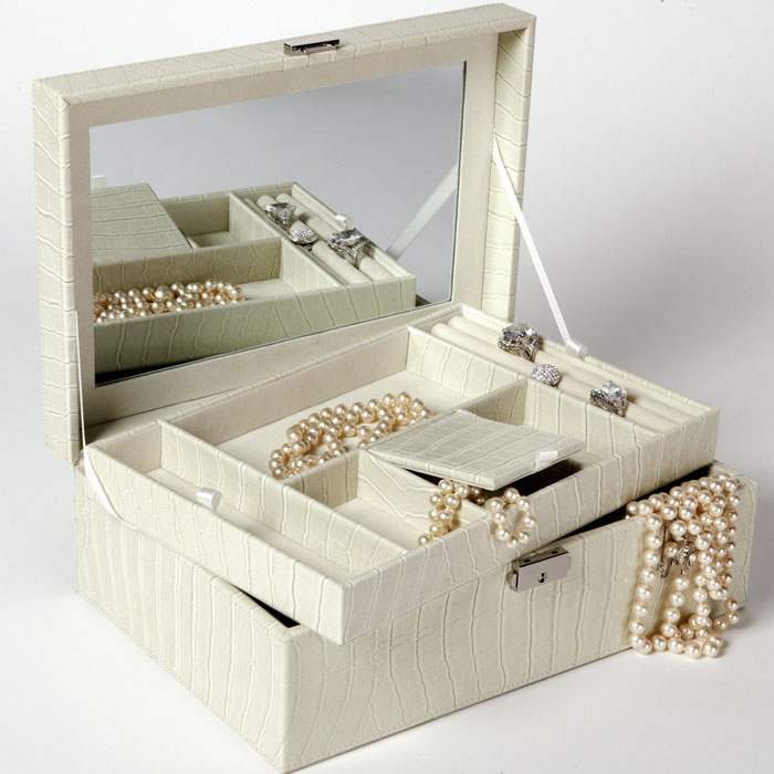z+gallerie+gatsby+jewelry+box+case+faux+croc+crocodile+embossed+white+cream modern jewelry box 2013