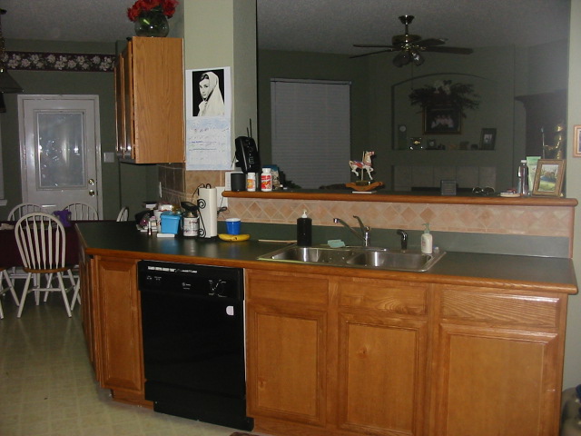 [Kitchen.jpg.JPG]
