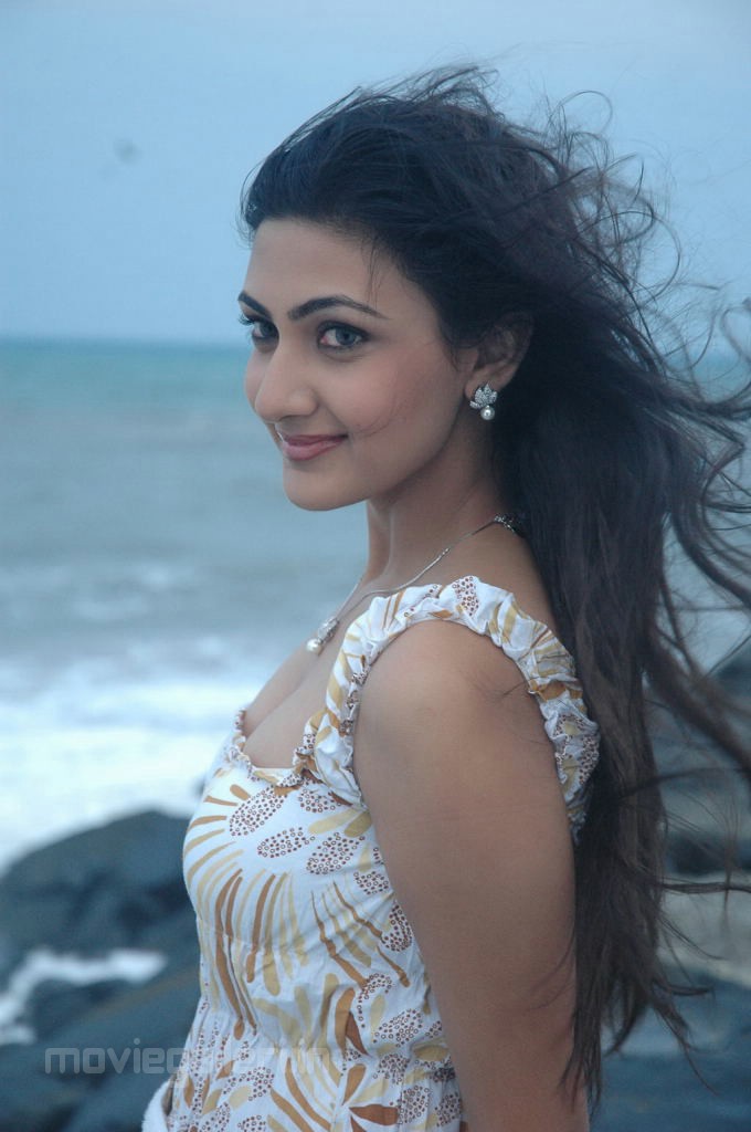 test: Tamil Actress Neelam Hot Stills, Neelam Hot Photo Gallery