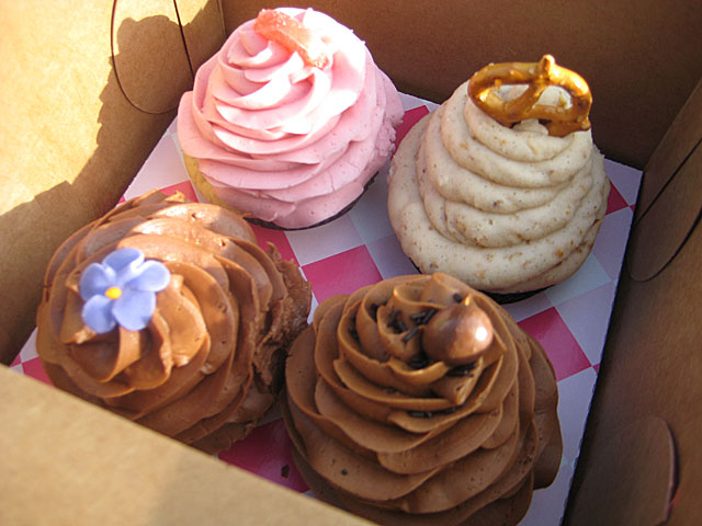 [sascupcakesclose.jpg]