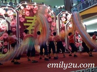 [Video] Wushu Demonstration & Dragon Dance @ Kinta City, Ipoh [CNY 2009]