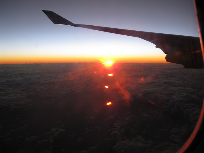 Alors là il se lève vraiment. Voyez plutôt!