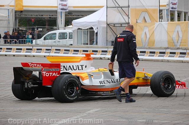 [Renault+Road+Show+10.jpg]