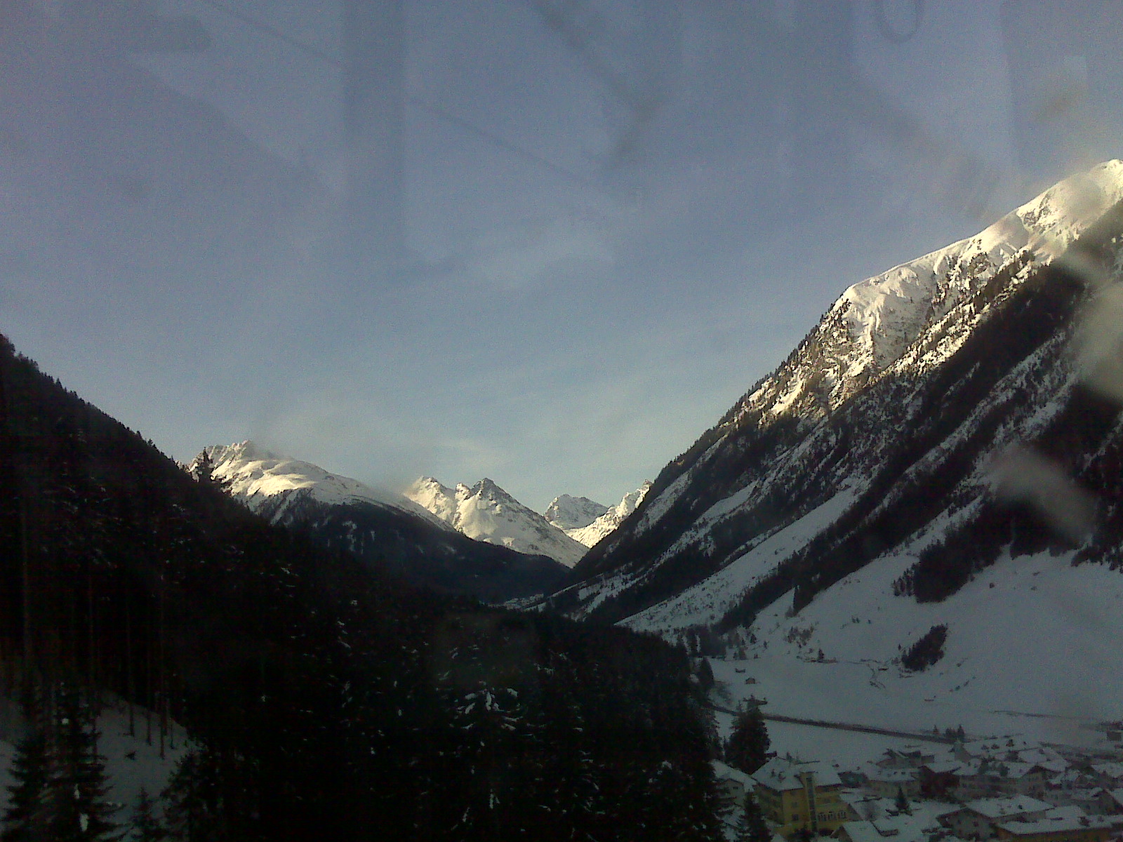 [=?Windows-1252?B?SU1HMDAxMTEuanBn?=-781161]