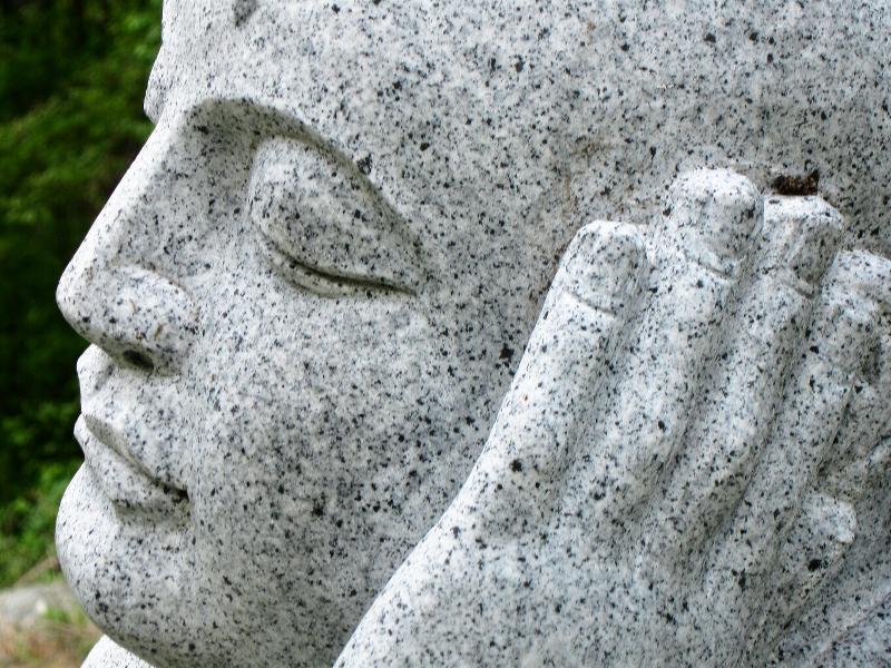 [buddhist+statue.jpg]