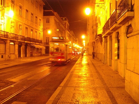 [rues-lisbonne-portugal-5182763935-351093.jpg]