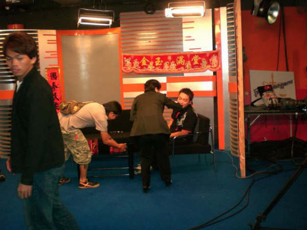 [=?windows-874?B?zc2ht9XH1TMuanBn?=-702005]