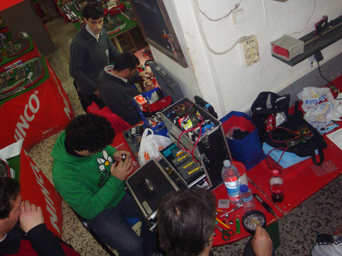 [montando_coches_2.jpg]