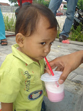 Satriya Sedang Mimik Es