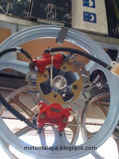 [lc135-rear-disc-brake2.JPG]