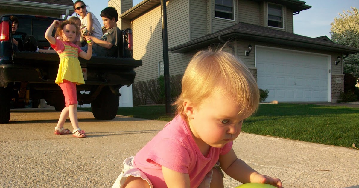 The Henderson Family Toddler Knees