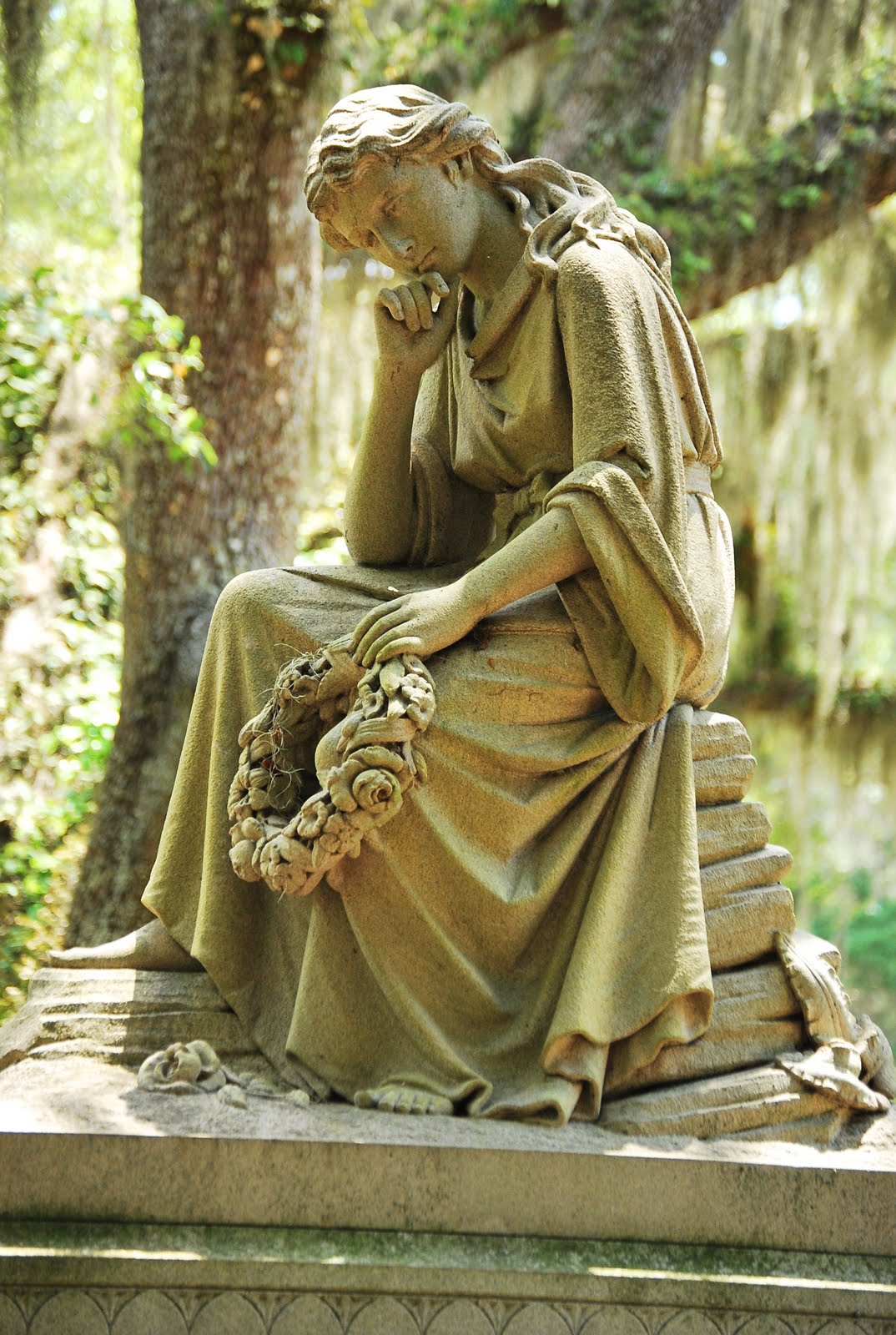 Keeping Up With The Joneses Midnight In the Garden of Good and Evil