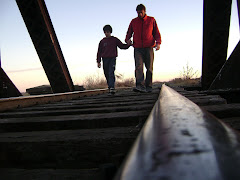 Miguel y Juan, juntos en el puente de la vida