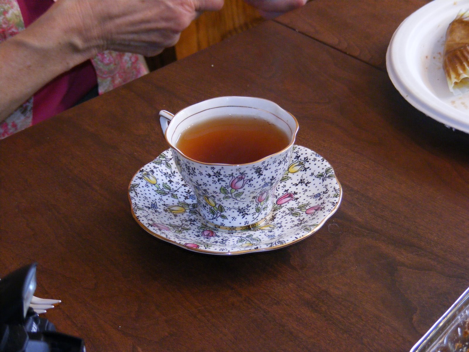 [Jan's+teacup.JPG]