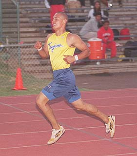 PHILLIES’ OUTFIELDER SHANE VICTORINO SHINES ON THE TRACK AS A SENIOR IN 1999 AT ST.ANTHONY HIGH SCHOOL, WAILUKU, MAUI, HAWAII.MAUI NEWS PHOTO