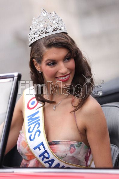 Laury Thilleman Miss France 2011 Publicado por HJ BLOG en 514 PM
