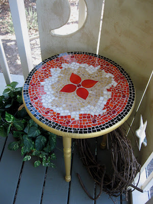 Christy's Thrifty Decorating: Making a Mosaic Table