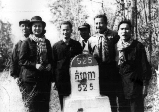 Sihanouk+and+KR+leaders+(10+April+1973)+a.jpg