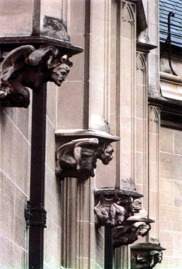 [abiltmore_estate_gargoyles_1.jpg]