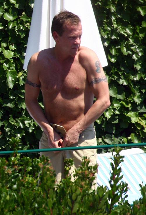 New Pix of Kiefer Sutherland in Italy.