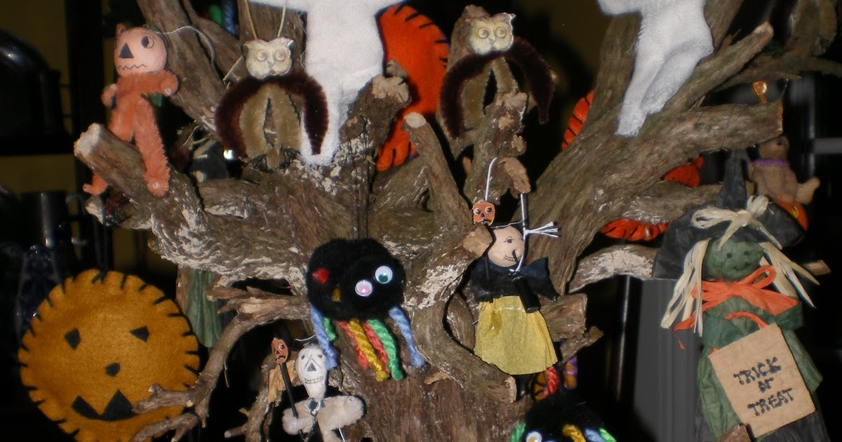 Fursdon House Gnarly Halloween Tree! BOO!!