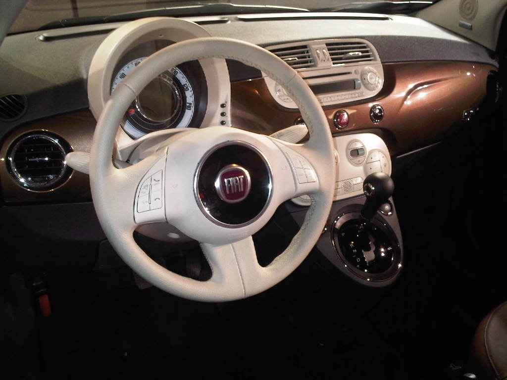 First Interior Photos Of The North American Fiat 500 Fiat 500 Usa
