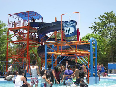 Tempat Rekreasi Koperasi Guru Lemahabang Masih Ramai 123infopro