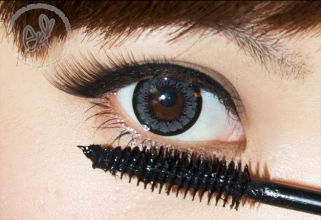 eki+false+eyelash+review+3.jpg