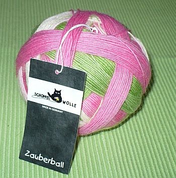 [ZauberballDurchDieBlume.JPG]