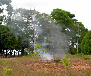 burning trash, La Ceiba, Honduras