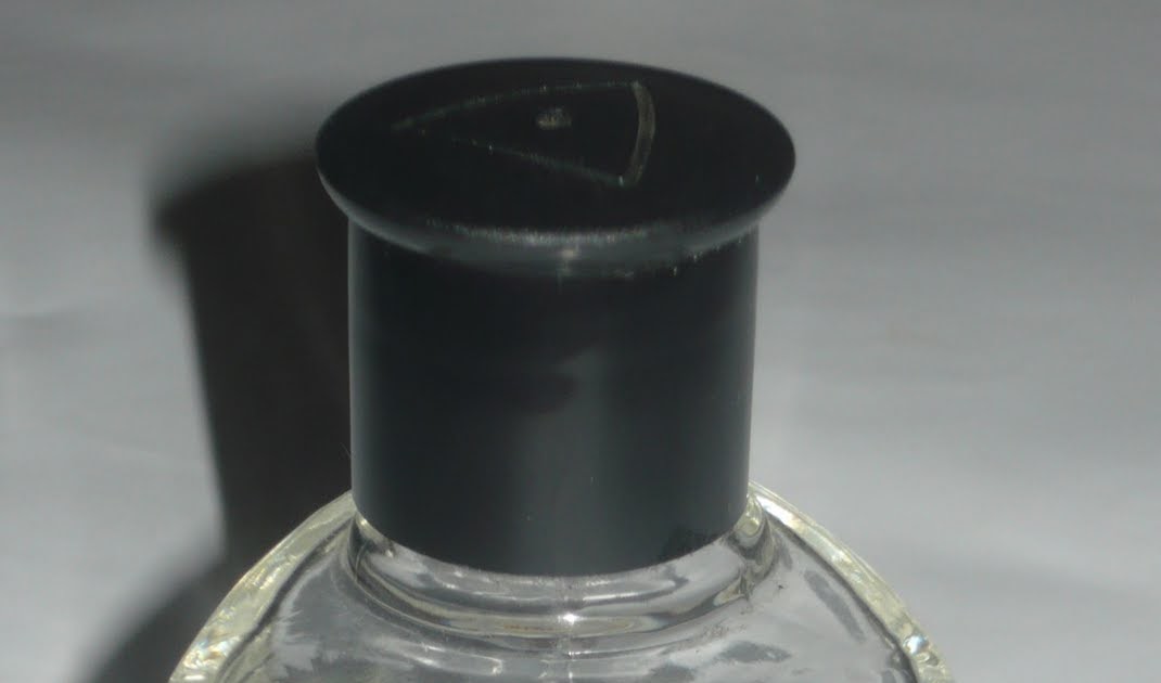 COLEÇÃO DE FRASCOS DE PERFUMES: AVON - MUSK MARINE