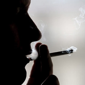 [rokok-(dailymail)-dalam.jpg]