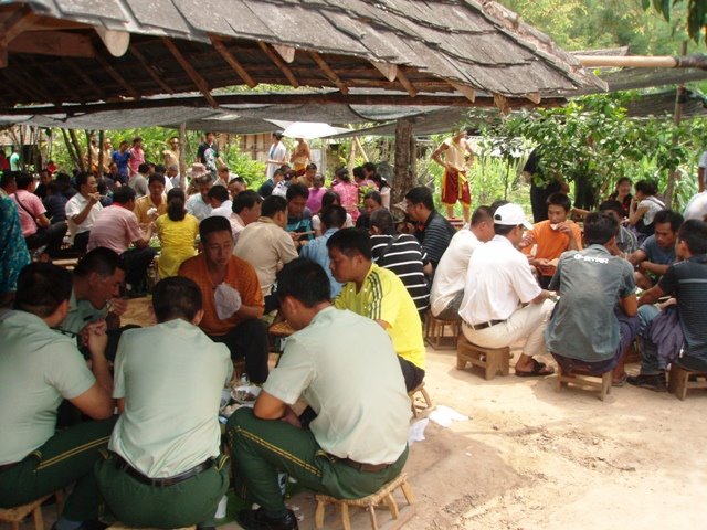 [P4251595.JPG]