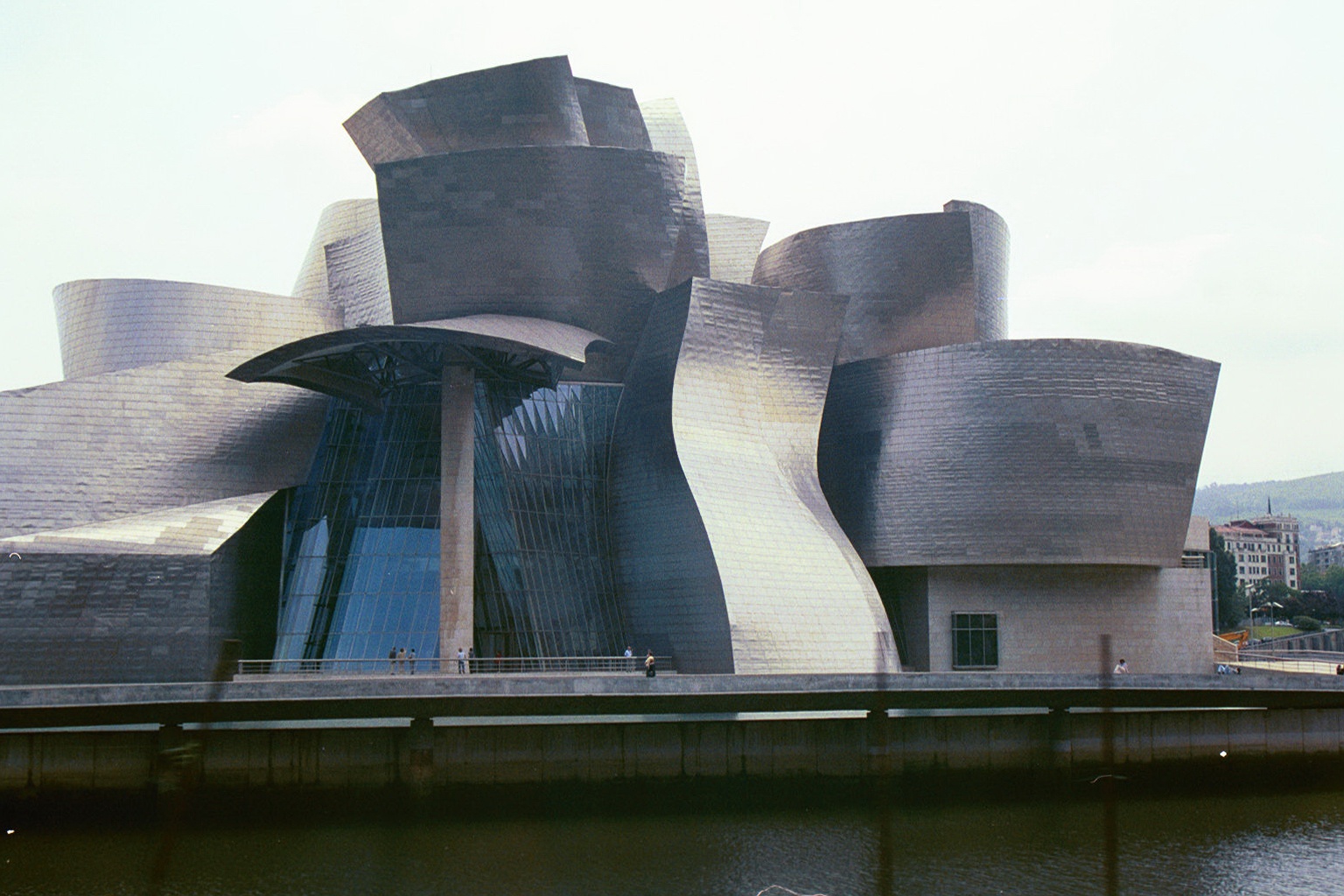 [IT33+Guggenheim+-+Bilbao.jpg]