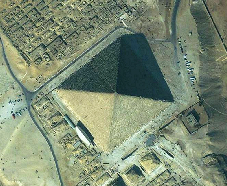 [piramide-fotografada-por-satelite.jpg]