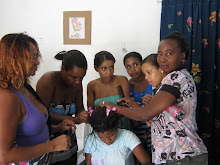O curso de Cabeleleira especialista em Cabelo Afro e mega hair é sucesso aqui na Comunidade