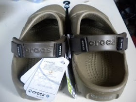 crocs offroad khaki