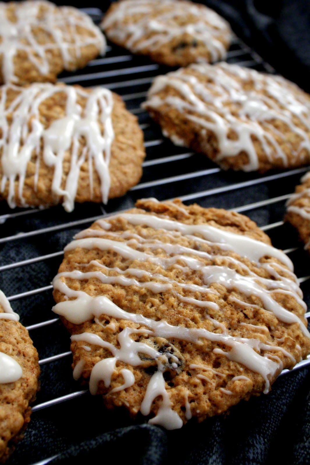 broma bakery Maple oatmeal raisin cookies!