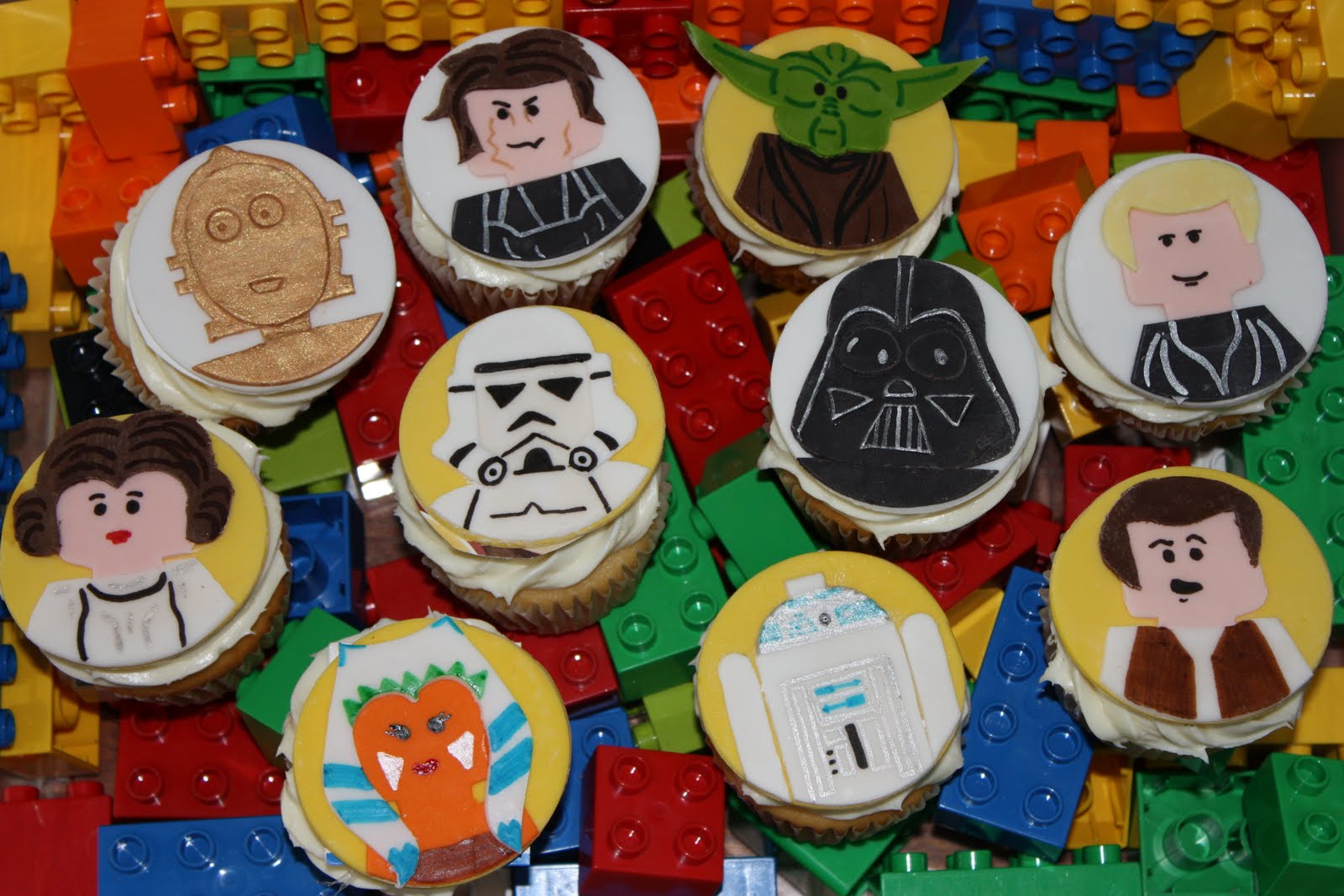 Whimsical by Design: Lego Star Wars Cupcake Toppers